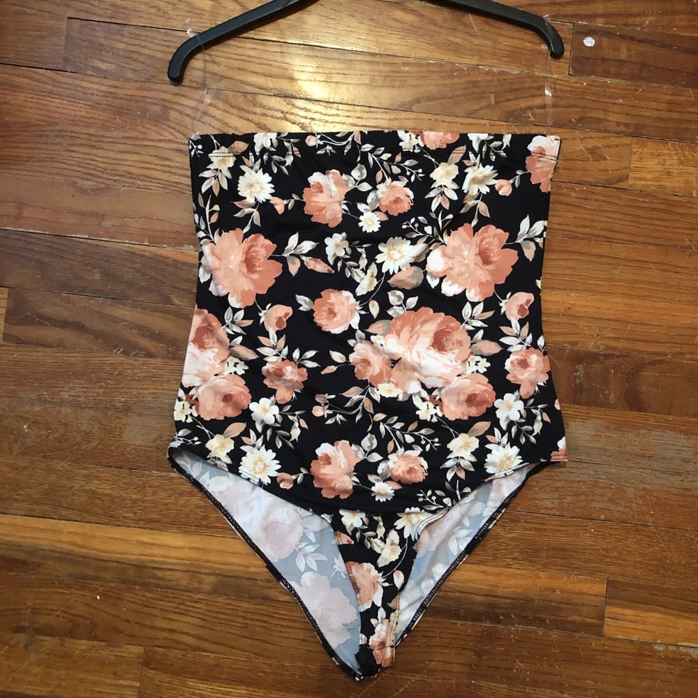 NEW WITH TAG Black Floral Strapless Bodysuit